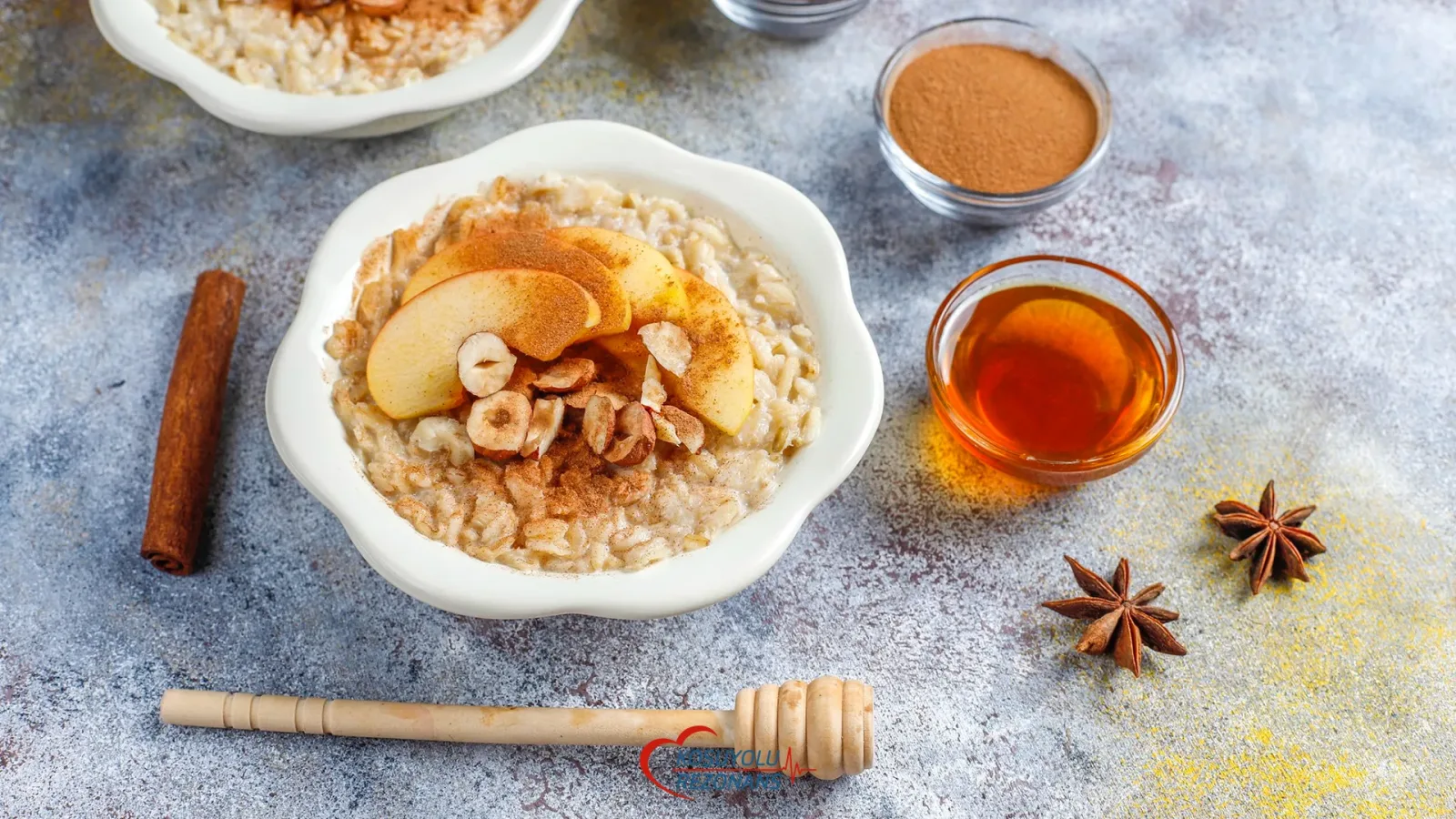 Elmalı Tarçınlı Yulaf Lapası